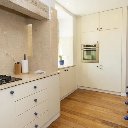 Stylish Duplex In Baixa, Lisbon, & Spacious - Ttl321 *